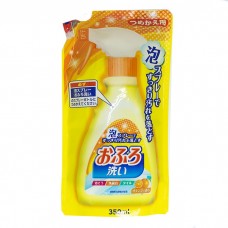 Чистящее средство для ванных комнат пенное антибактериальное Nihon Wins Foam Spray Bathing Wash с апельсиновым маслом, мягкая упаковка